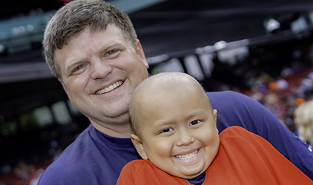 Ben, a patient in Dana-Farber's Jimmy Fund Clinic, with his dad